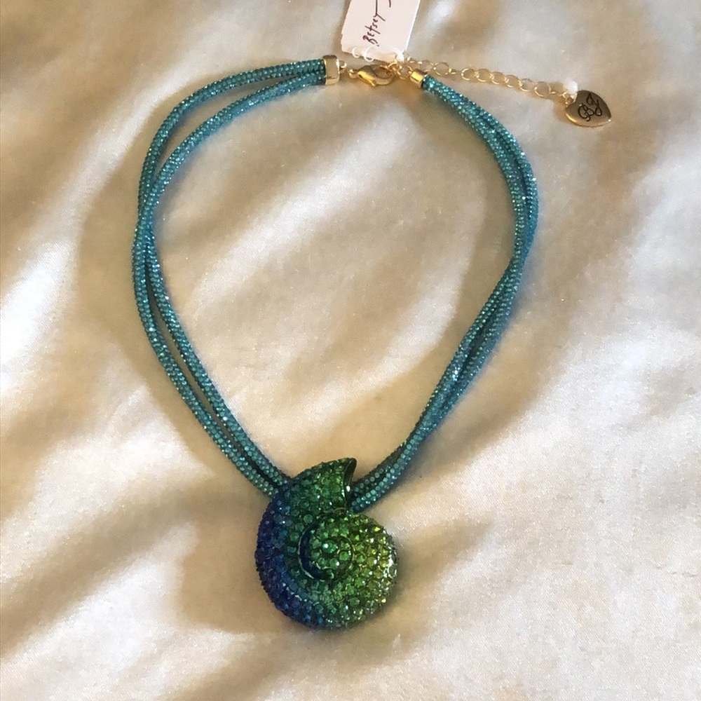 Betsey Johnson Mermaid Jewels Conch Shell Pendant & Double Rope Necklace NWT